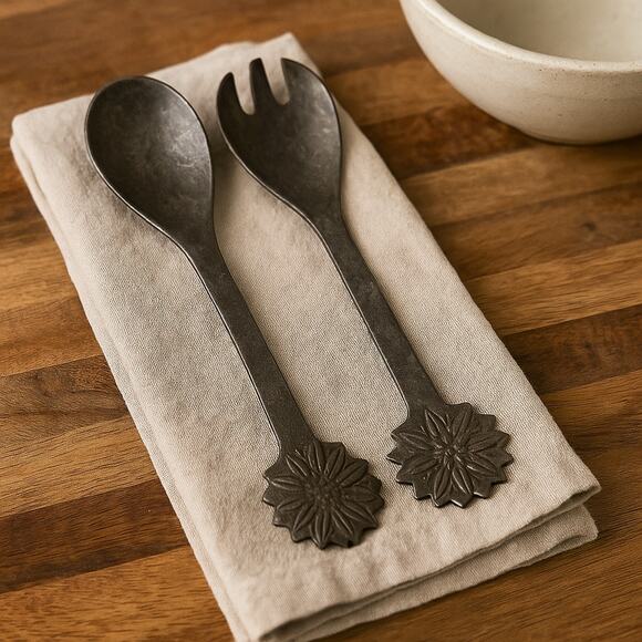 VTG Hammered Aluminum Salad Servers Pair 9" Floral Sunburst Mid Century Modern - Picture 1 of 7
